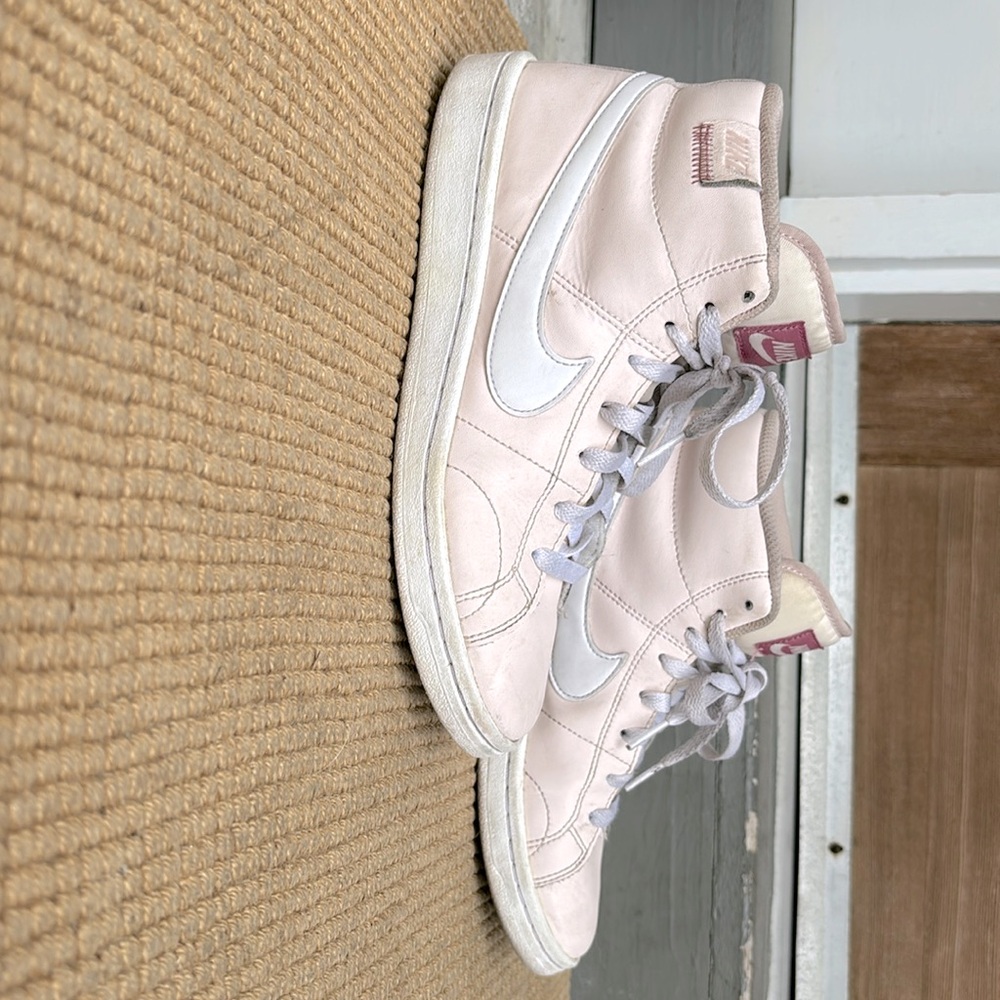 Nike Court Royale 2 mid shoes